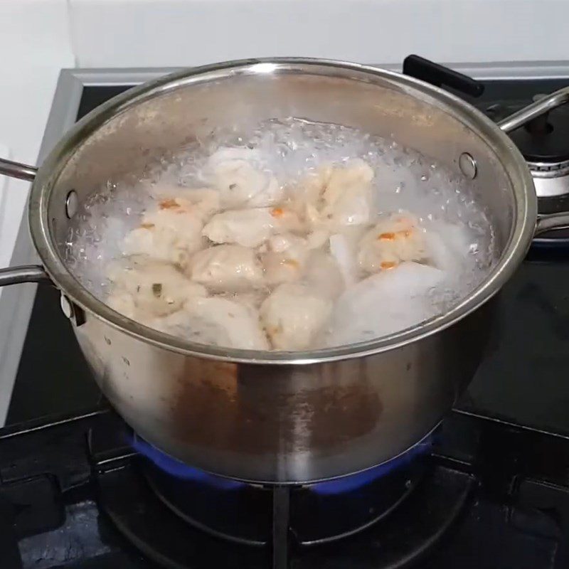 Step 2 Cooking Korean fish cake radish soup