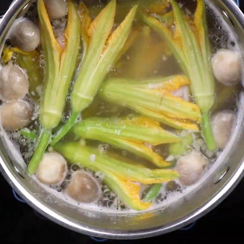 Step 5 Cook the Soup Stuffed Pumpkin Blossoms with Fish