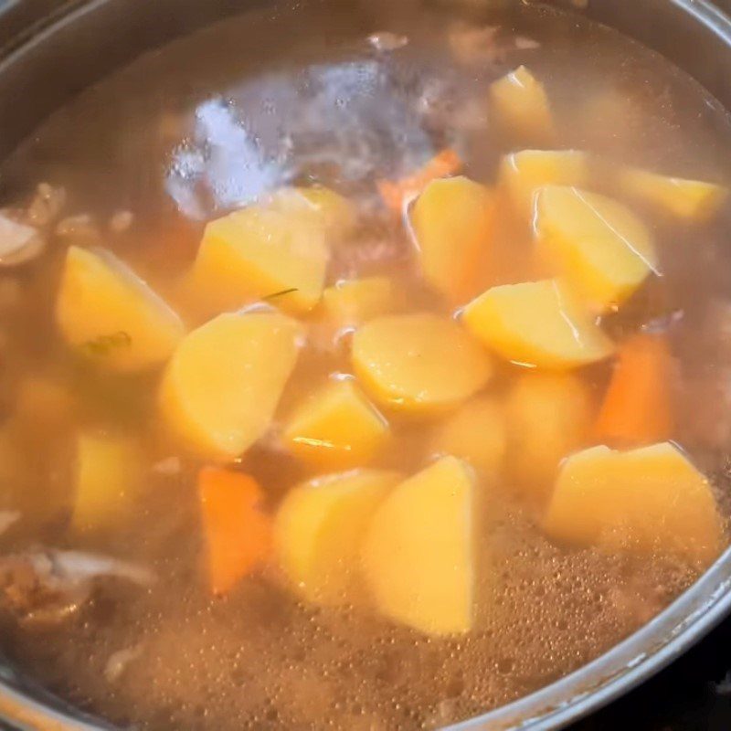 Step 4 Cooking the soup Braised Beef Bone Soup with Potato