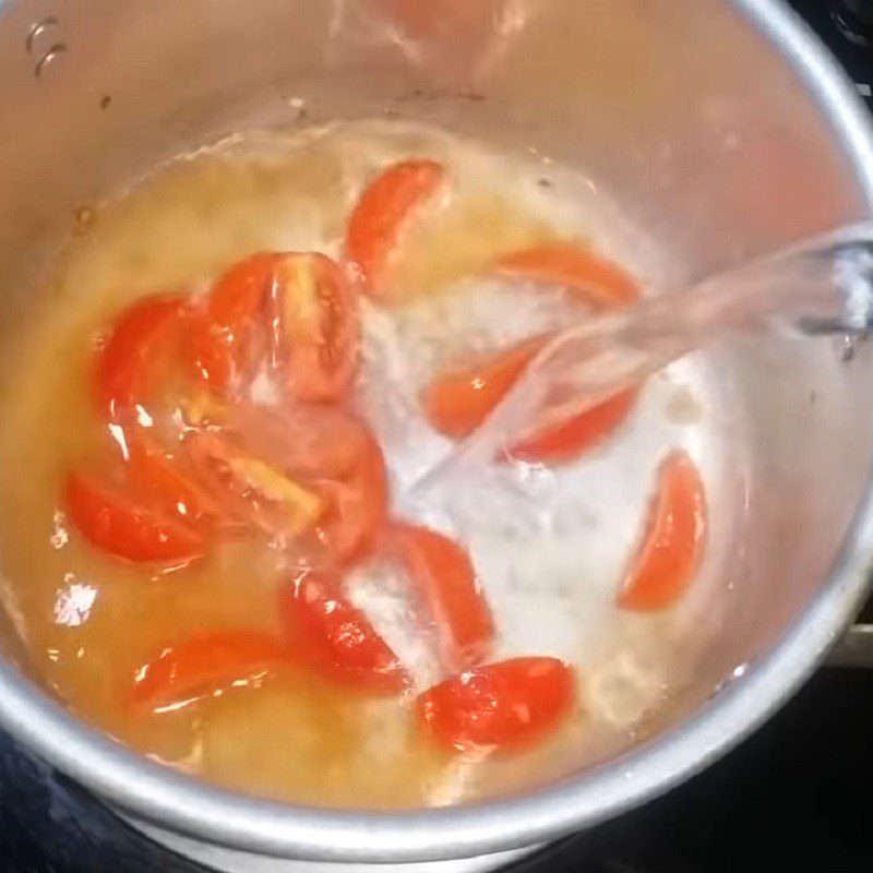 Step 3 Cooking the soup Sour bean sprout soup