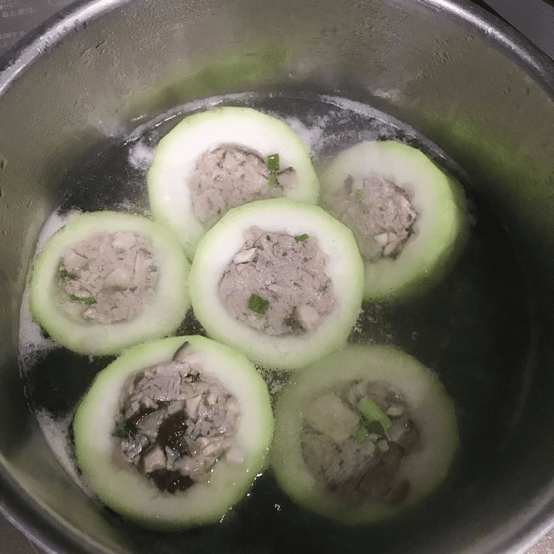 Step 3 Cook the stuffed gourd soup