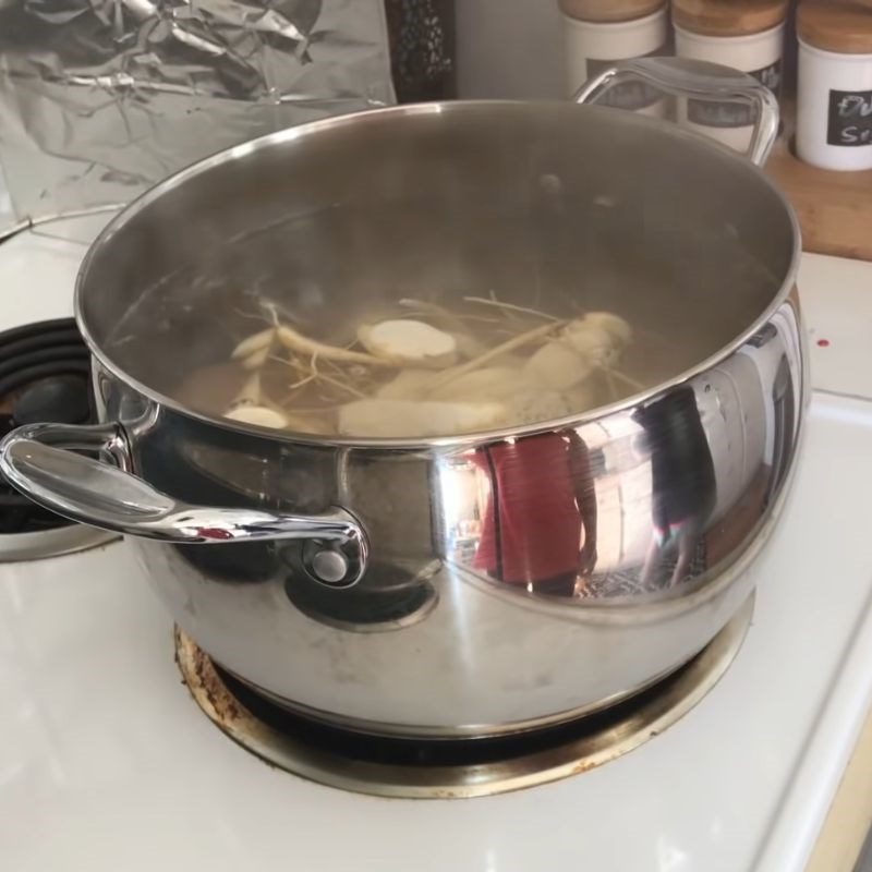 Step 2 Cook the soup for fresh ginseng soup with ribs