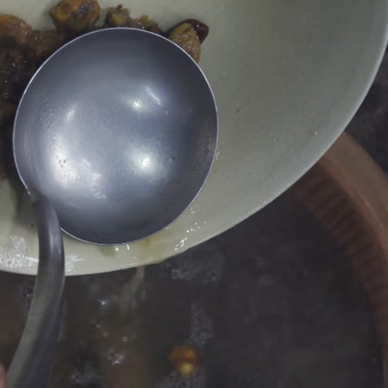 Step 4 Cook the soup Sour fish soup with water spinach