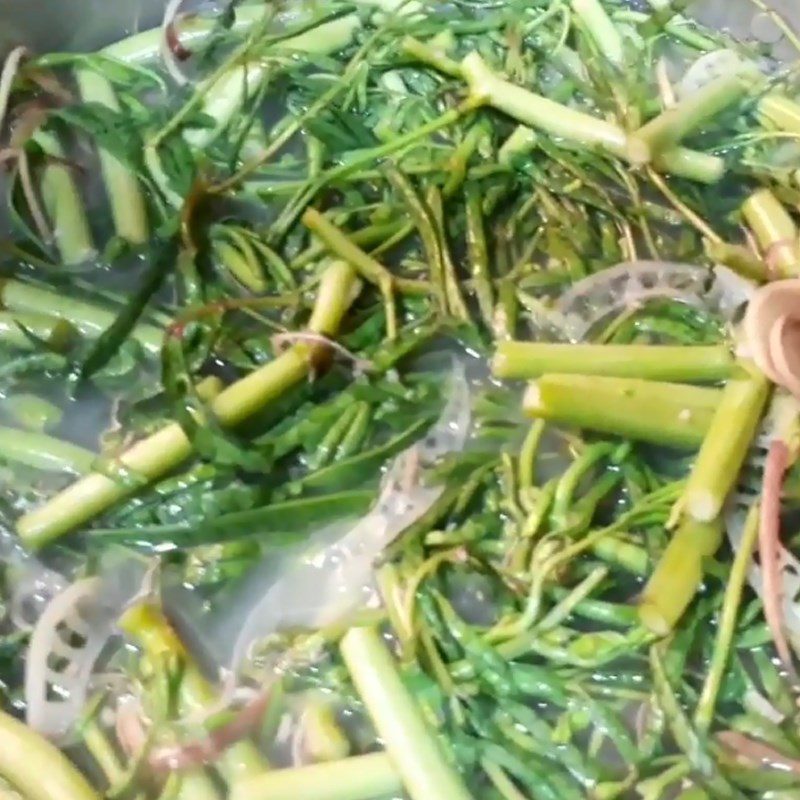 Step 4 Cook the soup Sour fish soup with fermented rice