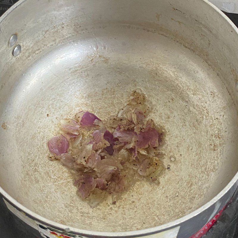 Step 2 Cooking soup Tomato enoki mushroom soup