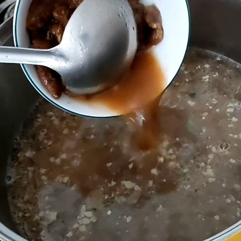 Step 3 Cooking the soup Sour soup with stingray and banana flower