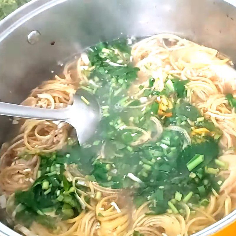 Step 3 Cooking the soup Sour soup with stingray and banana flower