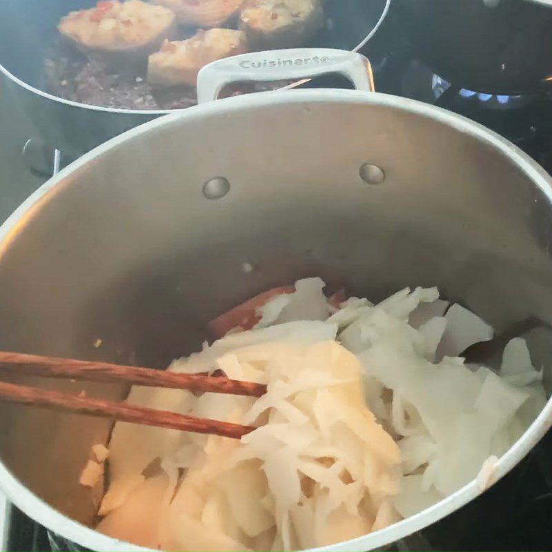 Step 4 Cook the soup Fish with sour bamboo shoots