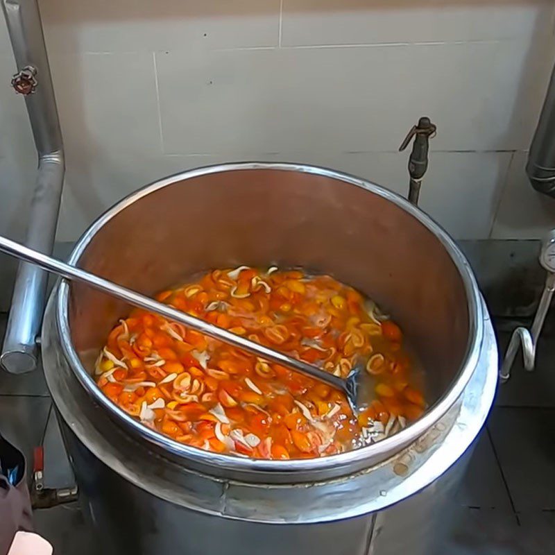 Step 3 Cook the soup for gourd soup with tomatoes