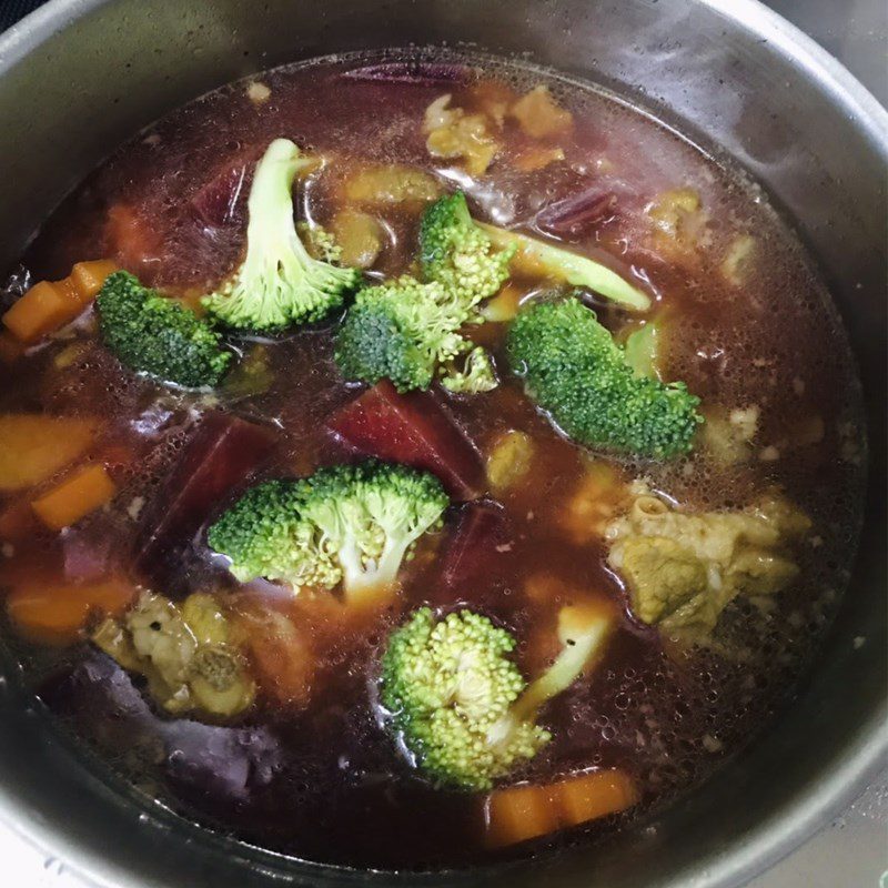 Step 3 Cooking the soup Broccoli soup with pork ribs