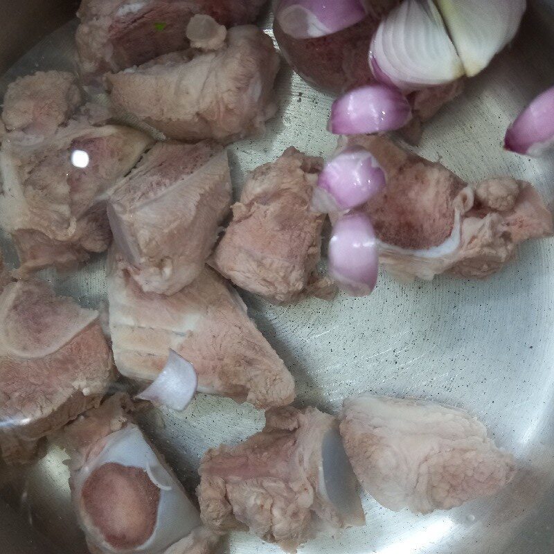 Step 2 Cook the soup Taro soup with pork bones