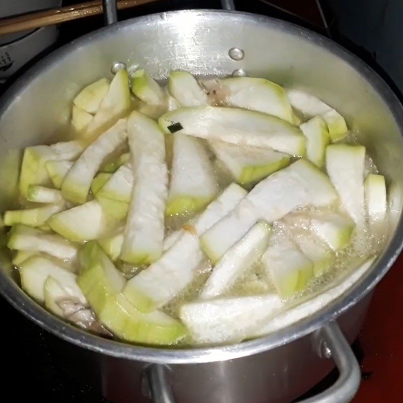 Step 3 Cook the soup for pumpkin soup with mushrooms