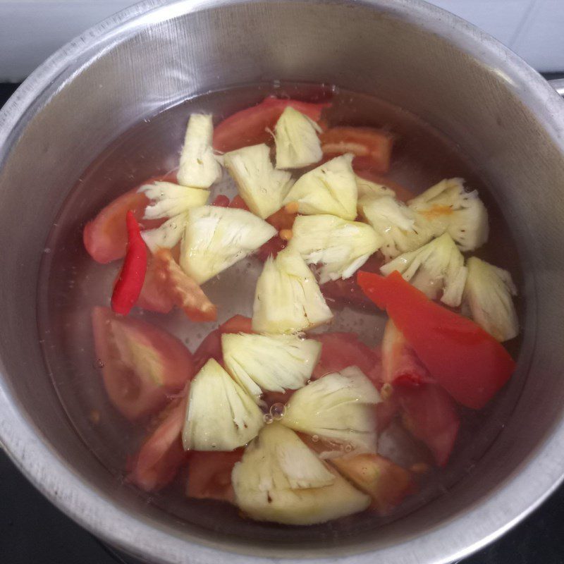 Step 4 Cook the soup Fish soup with pineapple