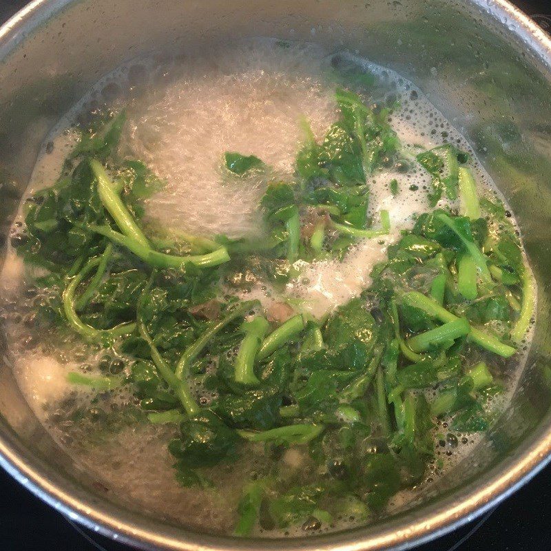 Step 2 Cooking soup Watercress soup (watercress) with fresh shrimp