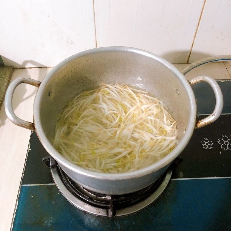 Step 2 Cooking Soup Bean Sprout Tomato Soup