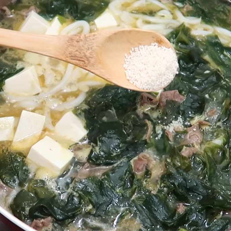 Step 3 Cooking Soup Seaweed Beef Tofu Soup