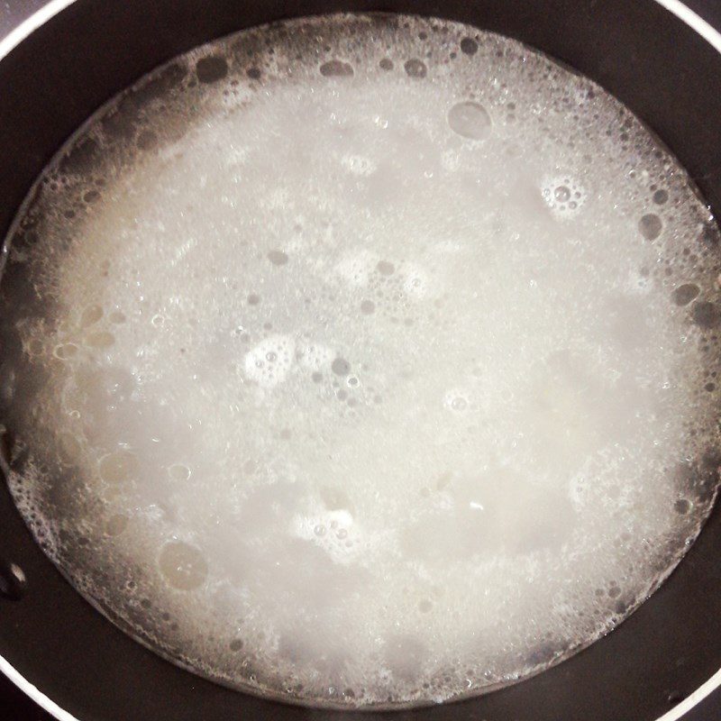 Step 3 Cook the soup Clam soup with water spinach