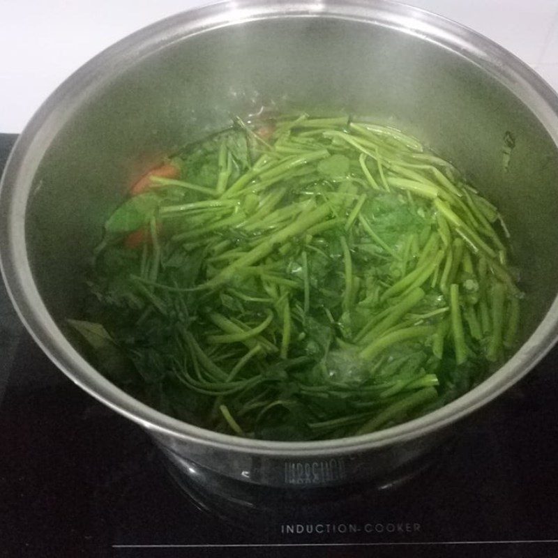 Step 2 Cooking the soup Tomato Water Spinach Soup