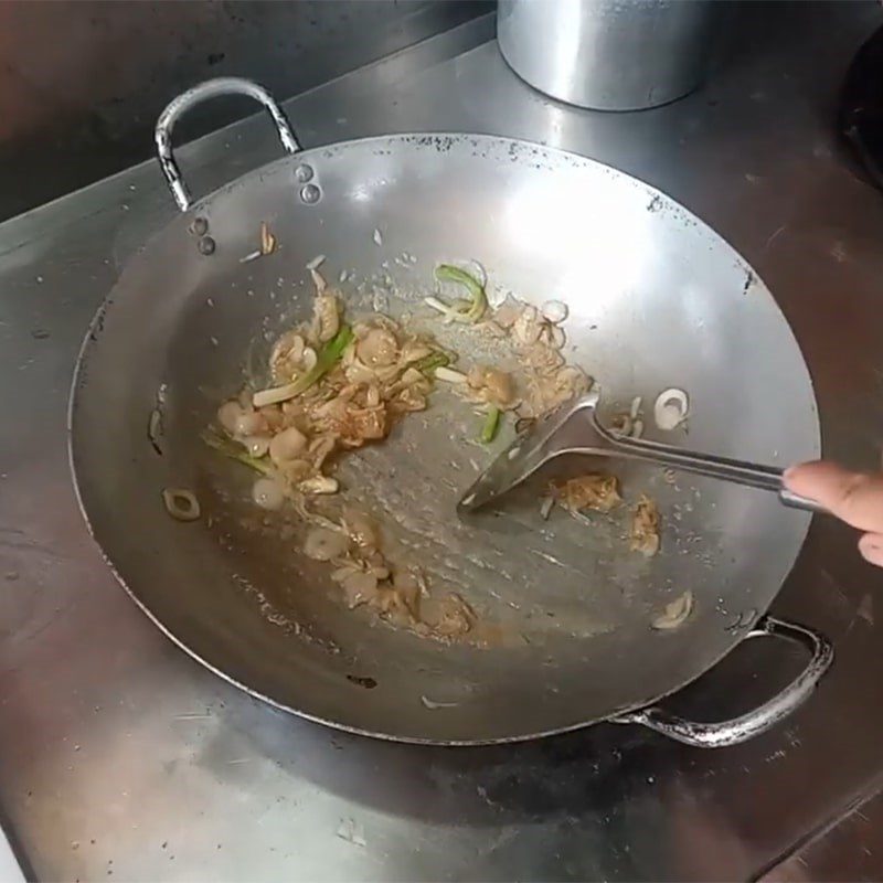 Step 3 Cook the soup Black chicken soup with salted lemon