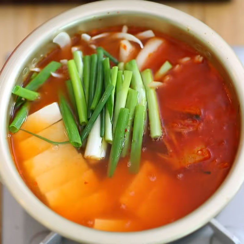 Step 3 Cook the Tuna Kimchi Soup