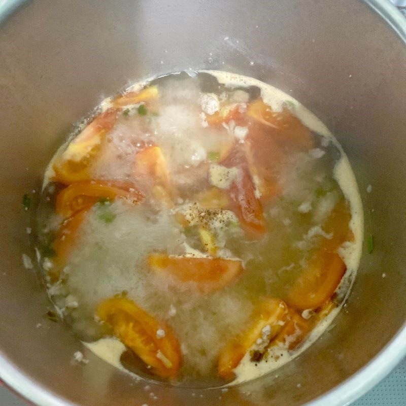 Step 2 Cooking tomato soup with minced meat