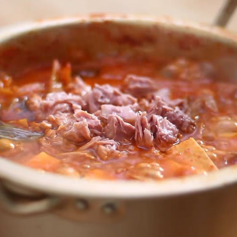 Step 3 Cook the Tuna Kimchi Soup