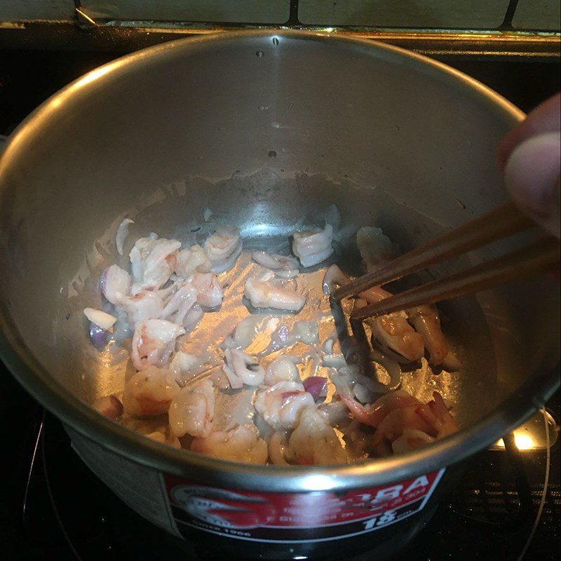 Step 3 Cook the soup fresh shrimp pumpkin soup