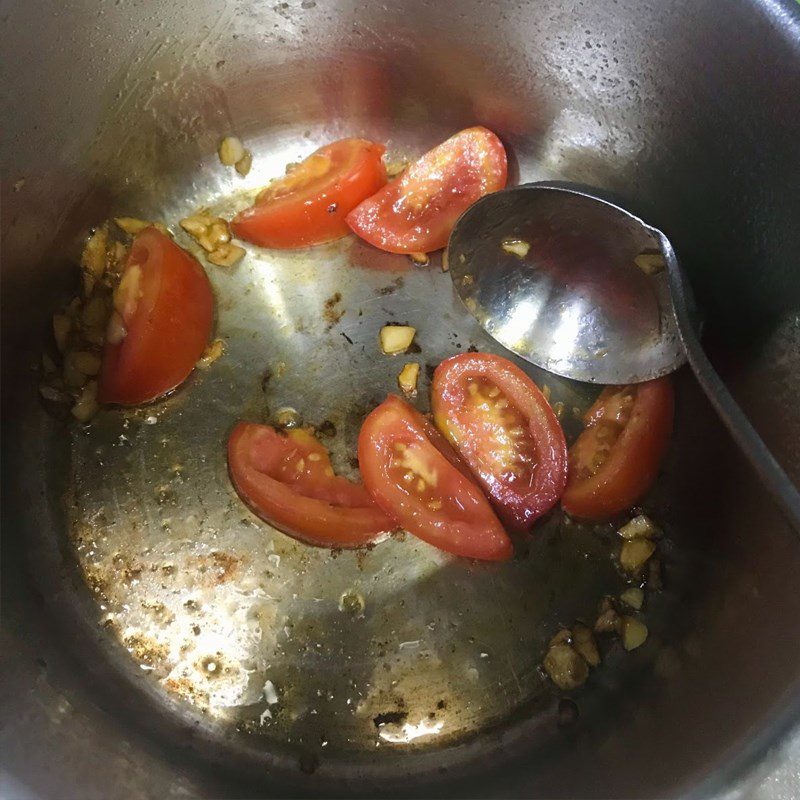 Step 2 Cooking soup Napa cabbage tomato soup