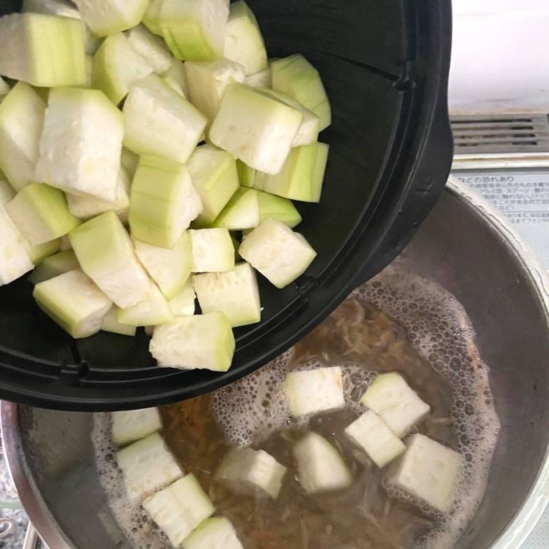 Step 2 Cooking Bottle Gourd Soup with Dried Shrimp Bottle Gourd Soup with Dried Shrimp