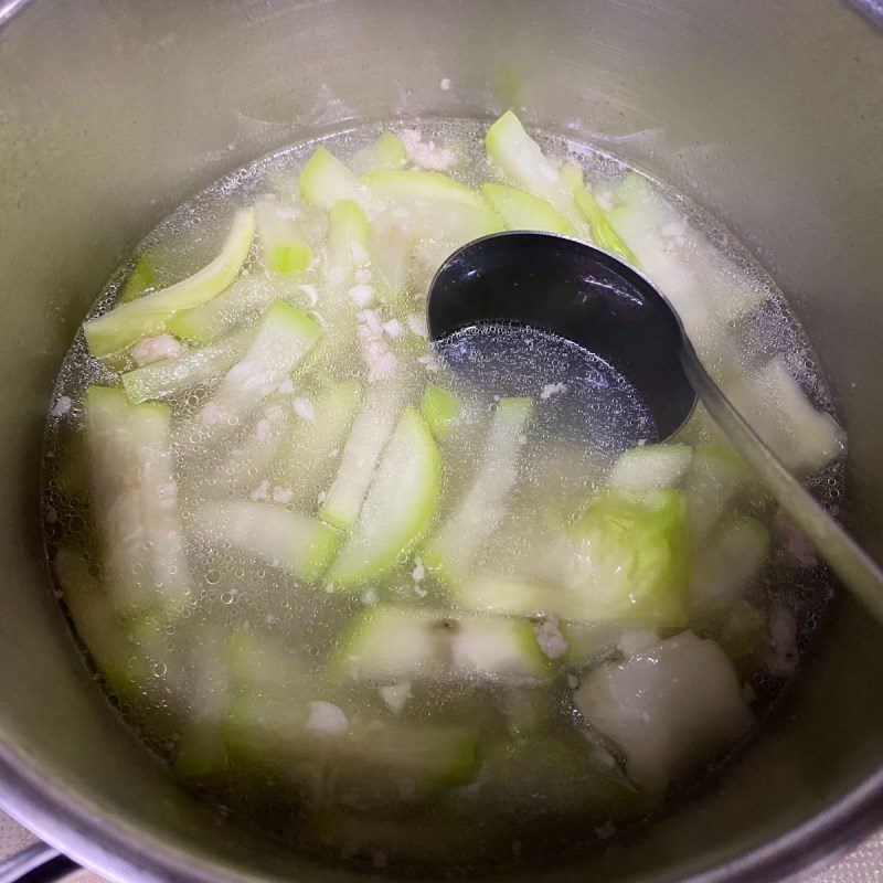 Step 3 Cooking bottle gourd soup with minced meat Bottle gourd soup with minced meat