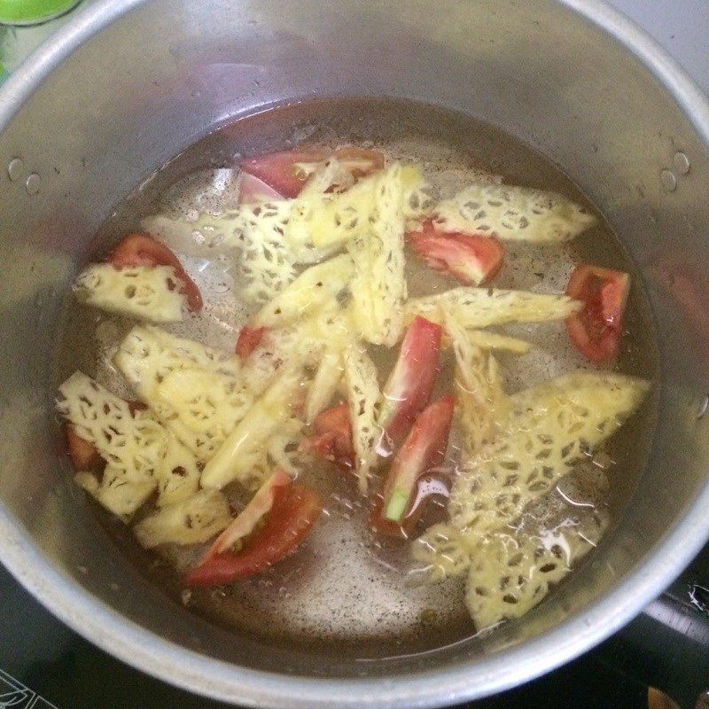 Step 3 Cook the fragrant fish soup for sour fish soup