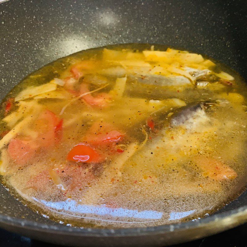 Step 3 Cooking sour fish soup Sour fish soup