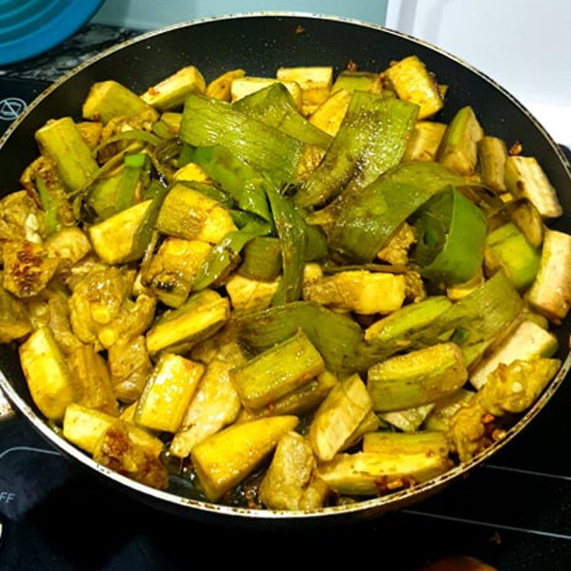 Step 2 Cook banana and tofu soup Green banana rib soup