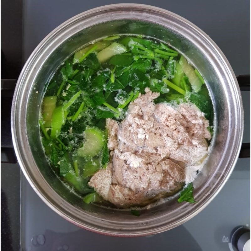 Step 3 Cooking water spinach crab soup Water spinach crab soup with loofah