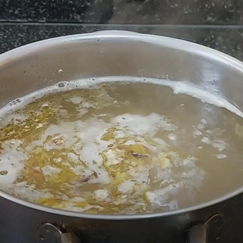 Step 4 Cooking crab soup with water spinach Crab soup cooked with water spinach