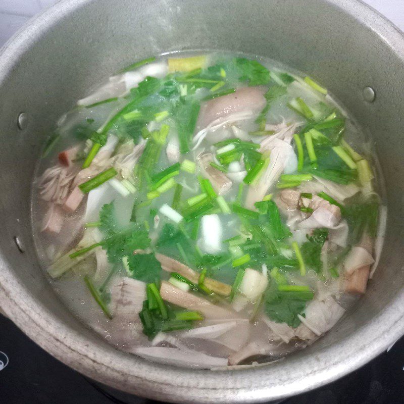 Step 3 Cook banana flower soup Banana flower cooked with pig trotters (recipe shared by a user)