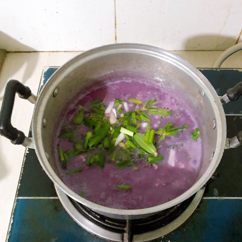 Step 2 Cook mashed sweet potato soup with minced meat