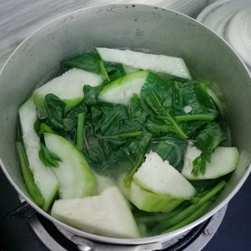 Step 2 Cooking Malabar spinach soup with gourd Malabar spinach gourd soup