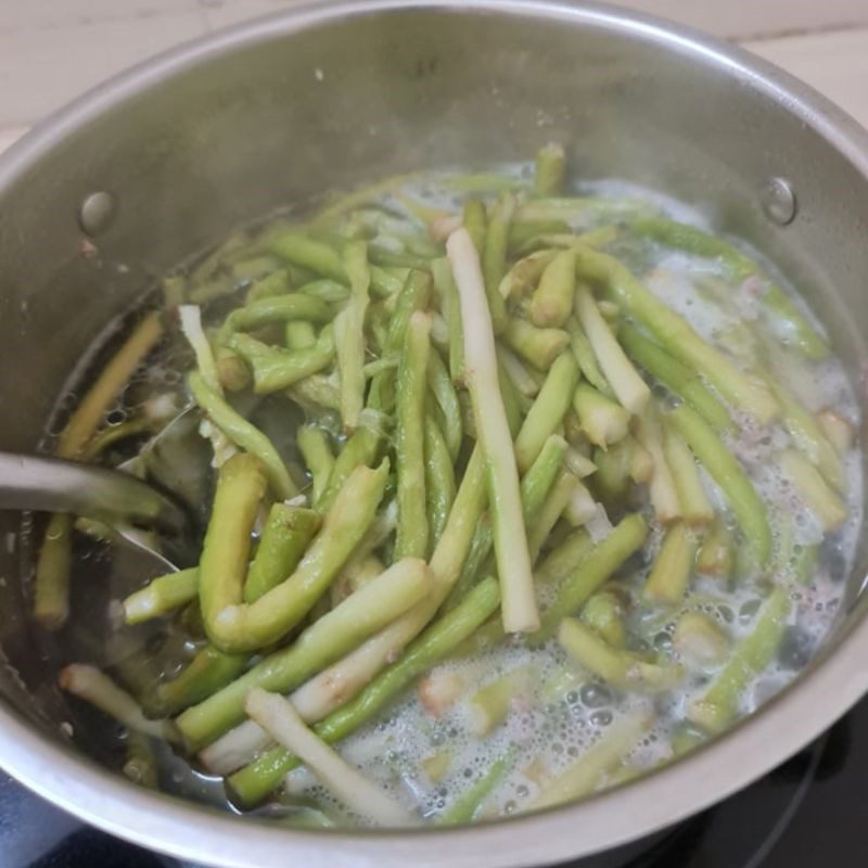 Step 2 Cooking sweet potato shoots soup Sweet potato shoots soup