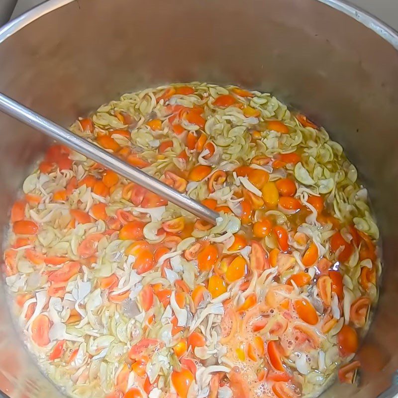 Step 3 Cook the soup for gourd soup with tomatoes