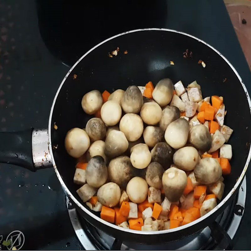 Step 2 Cook the porridge for vegetarian chicken salad