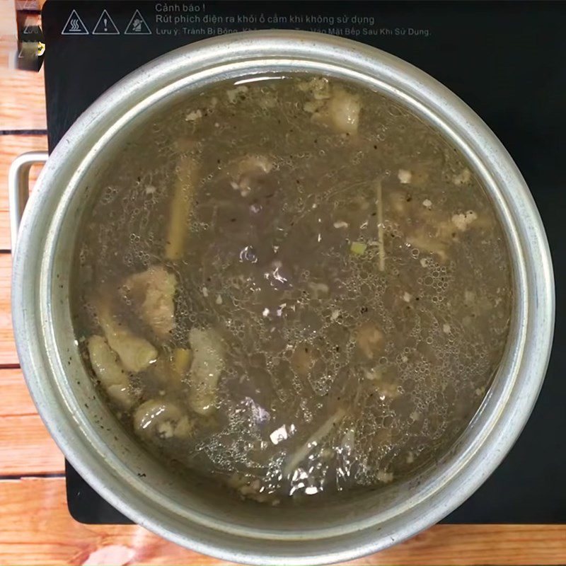 Step 4 Cooking brown rice porridge with beef