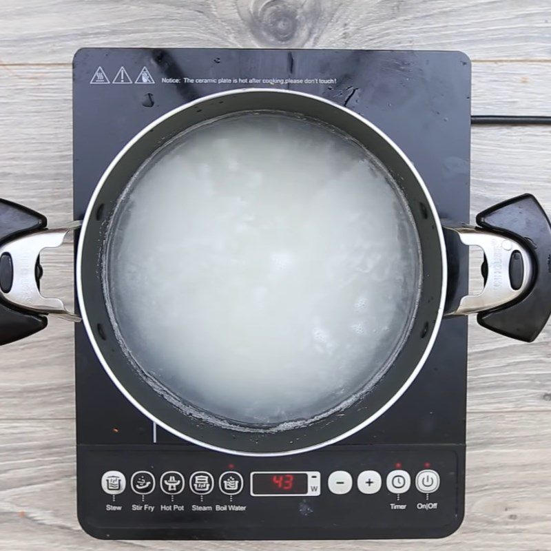 Step 2 Cook the porridge for Green Bean Porridge with Vietnamese Shiso