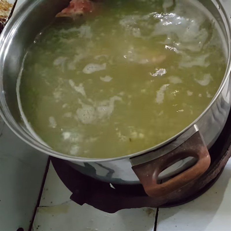 Step 4 Cooking chicken porridge Chicken porridge with mushroom and mung bean