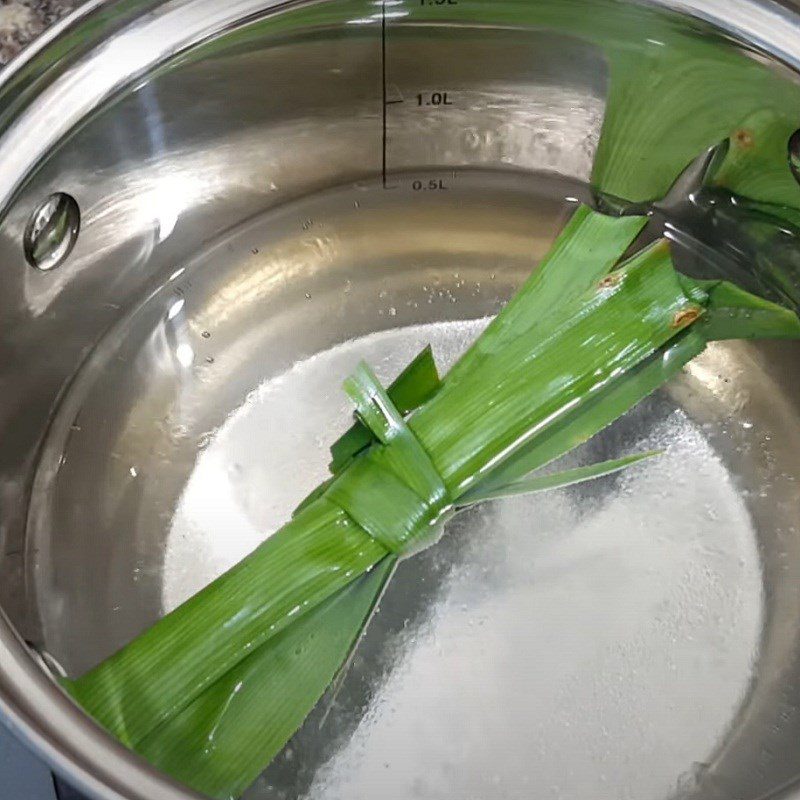 Step 5 Cooking the dessert Coconut-filled tapioca cake