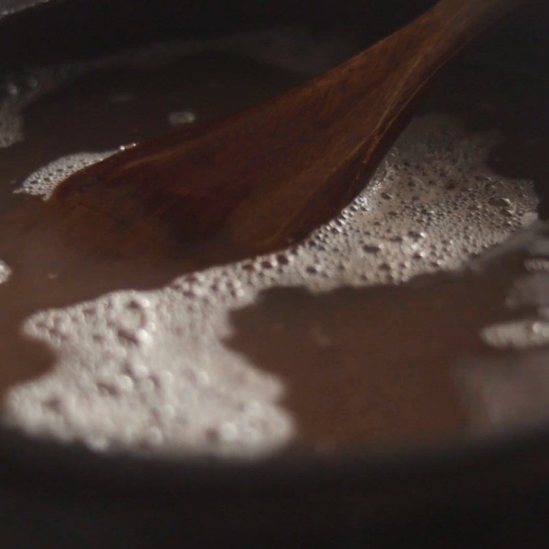 Step 3 Cook the dessert Red bean lotus seed dessert