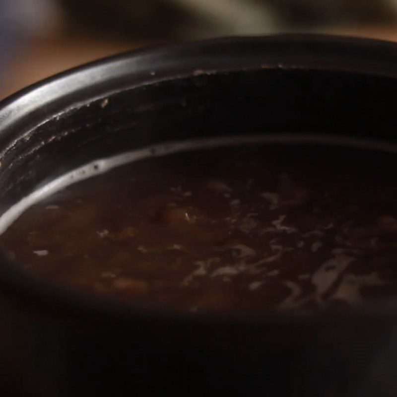 Step 3 Cook the dessert Red bean lotus seed dessert