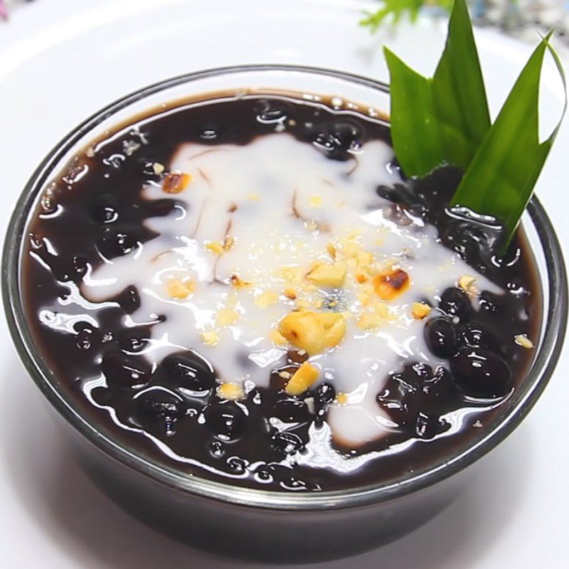 Step 5 Cooking black bean dessert with coconut milk Black bean dessert with coconut milk