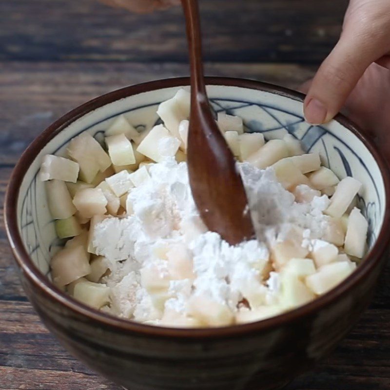 Step 3 Cooking grapefruit pulp for An Giang grapefruit dessert