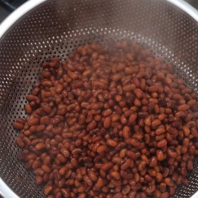 Step 2 Cooking red beans Red bean jelly with fresh milk